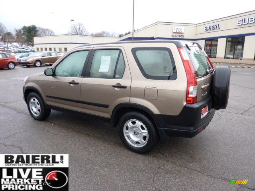 2005 CR-V LX 4WD - Sahara Sand Metallic / Ivory photo #3