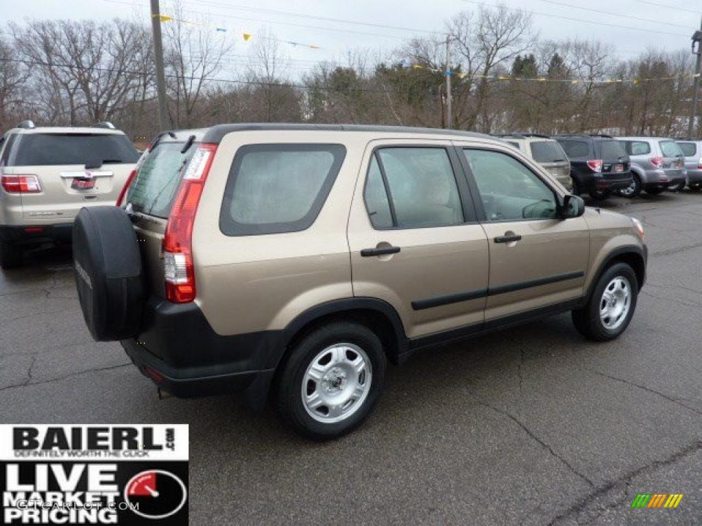 2005 CR-V LX 4WD - Sahara Sand Metallic / Ivory photo #5
