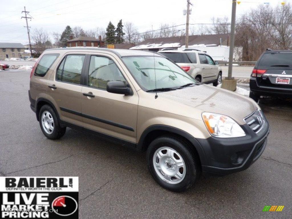 2005 CR-V LX 4WD - Sahara Sand Metallic / Ivory photo #7