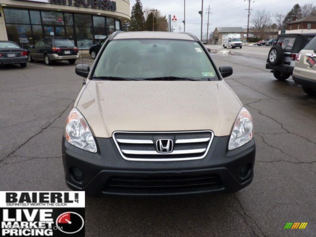2005 CR-V LX 4WD - Sahara Sand Metallic / Ivory photo #8