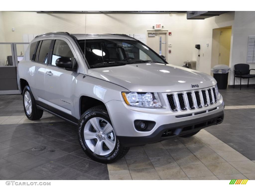 Bright Silver Metallic 2011 Jeep Compass 2.4 Latitude 4x4 Exterior Photo #44673103
