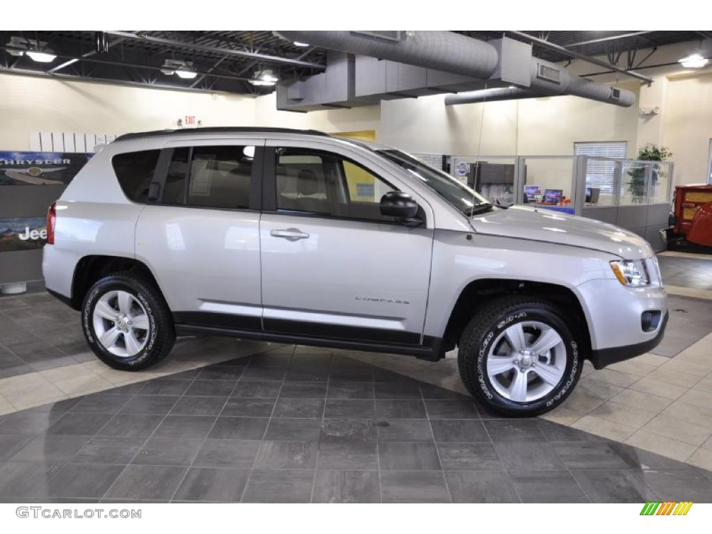 Bright Silver Metallic 2011 Jeep Compass 2.4 Latitude 4x4 Exterior Photo #44673119