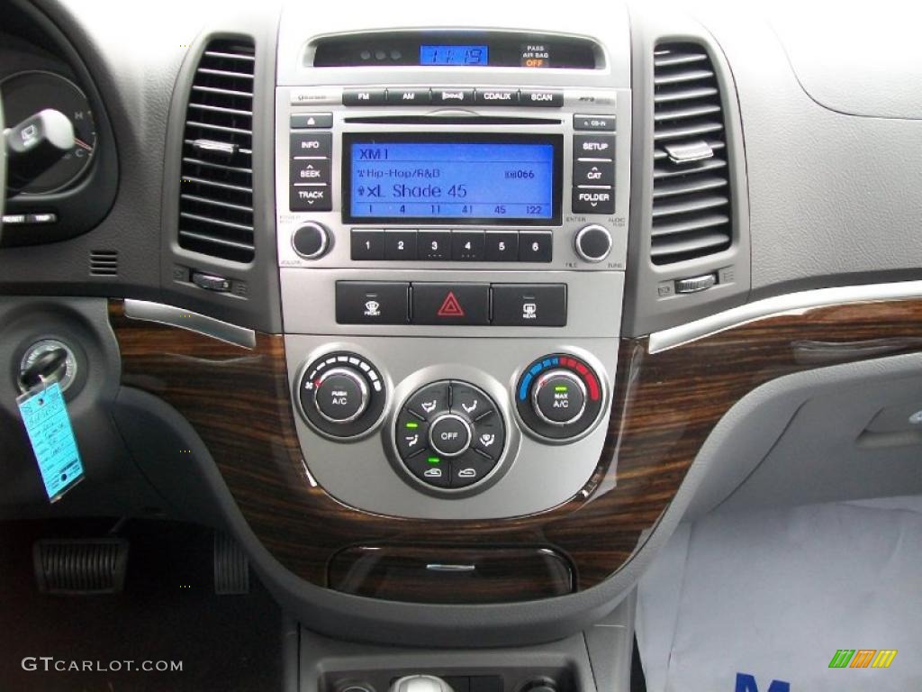 2011 Hyundai Santa Fe SE Controls Photo #44674127