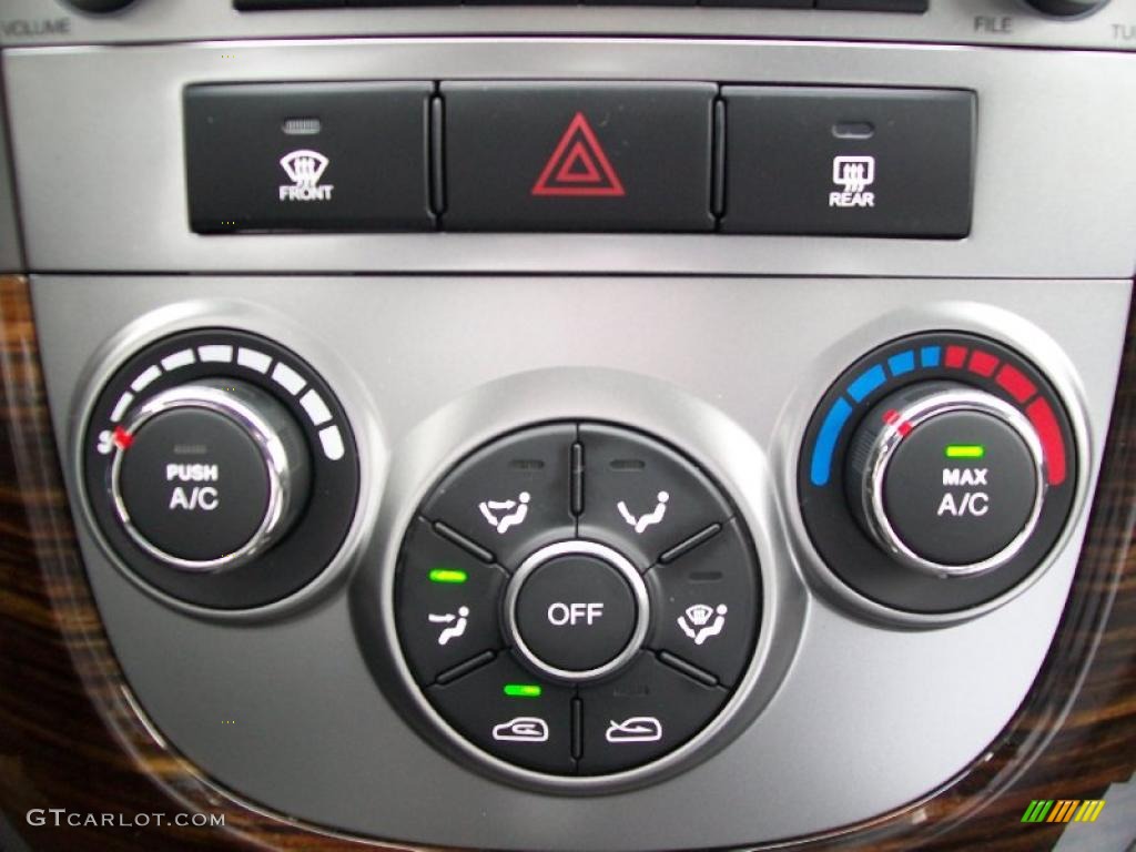 2011 Hyundai Santa Fe SE Controls Photo #44674167