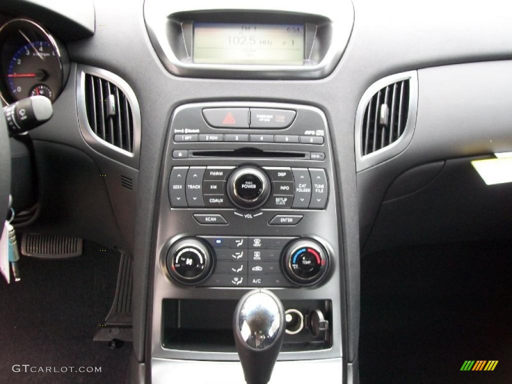 2011 Hyundai Genesis Coupe 2.0T Controls Photo #44675391