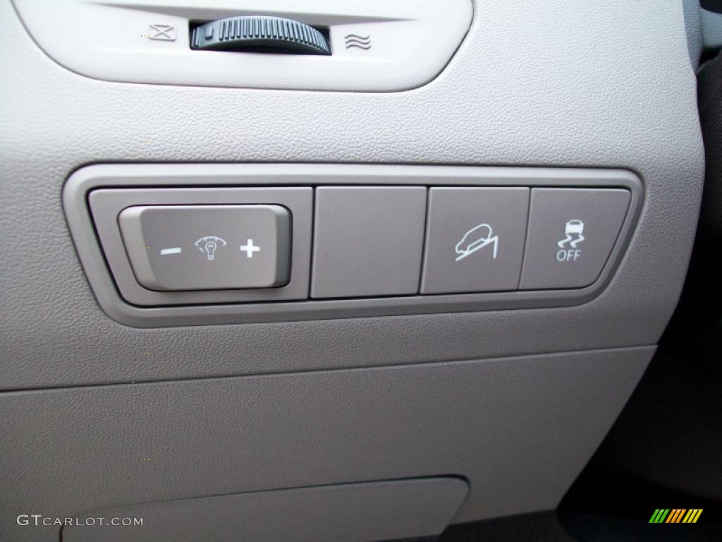 2011 Hyundai Tucson Limited Controls Photo #44675979