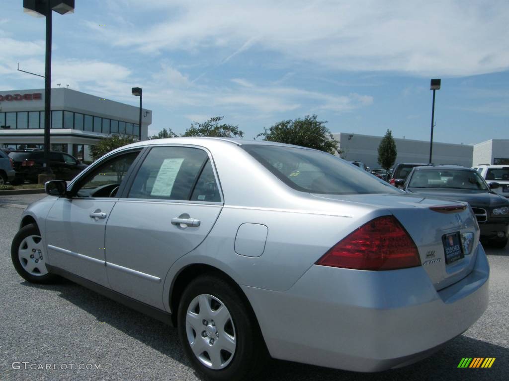 2007 Accord LX Sedan - Alabaster Silver Metallic / Gray photo #12