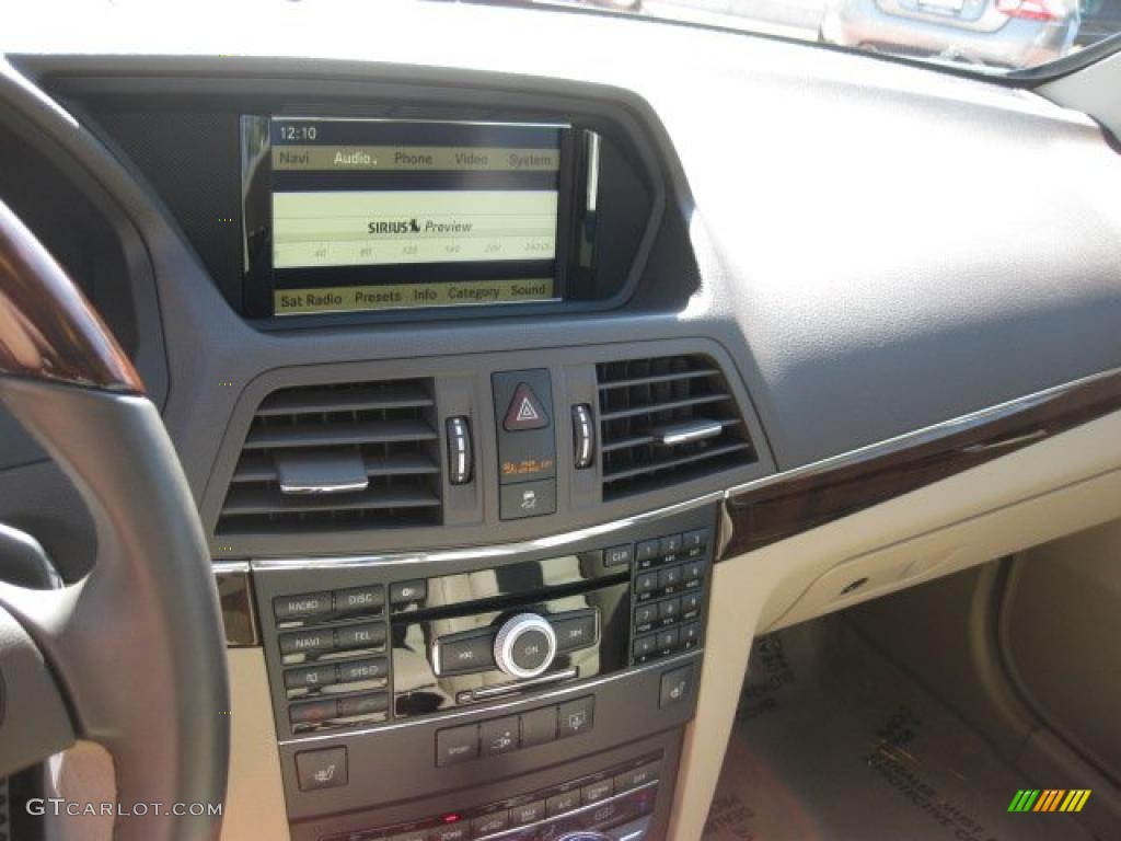2010 Mercedes-Benz E 550 Coupe Controls Photo #44676830