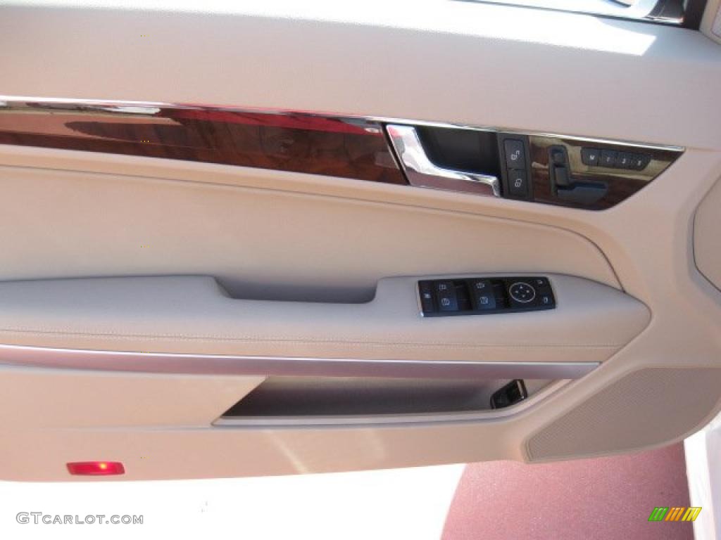 2010 Mercedes-Benz E 550 Coupe Almond Beige Door Panel Photo #44676862