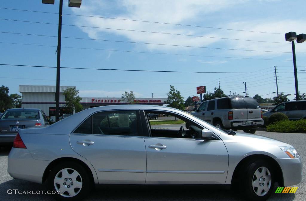 2007 Accord LX Sedan - Alabaster Silver Metallic / Gray photo #15