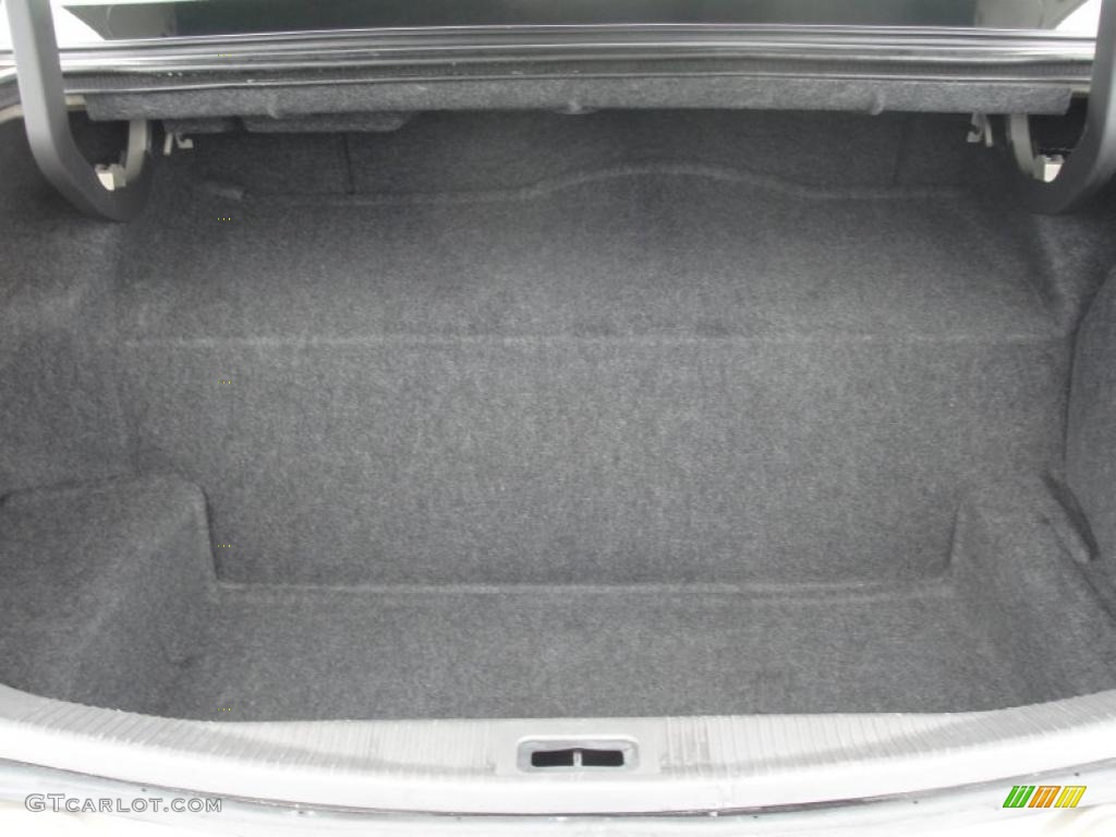 2006 Lincoln Town Car Signature Trunk Photo #44678423