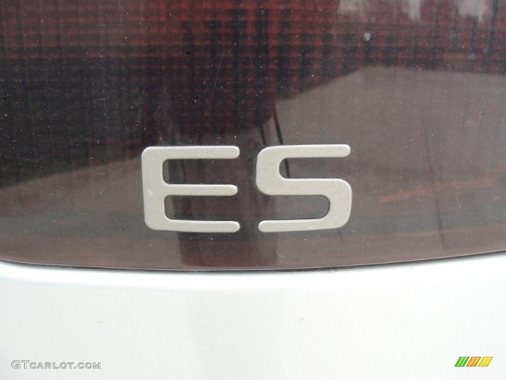2000 Mitsubishi Montero Sport ES Marks and Logos Photos