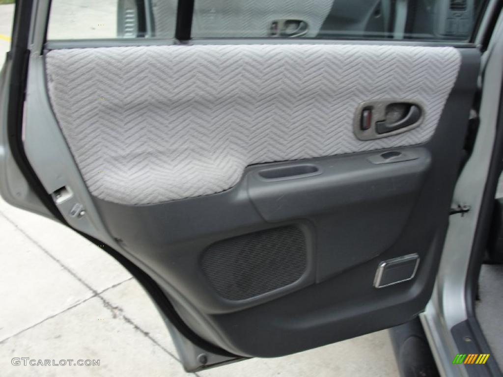 2000 Mitsubishi Montero Sport ES Door Panel Photos