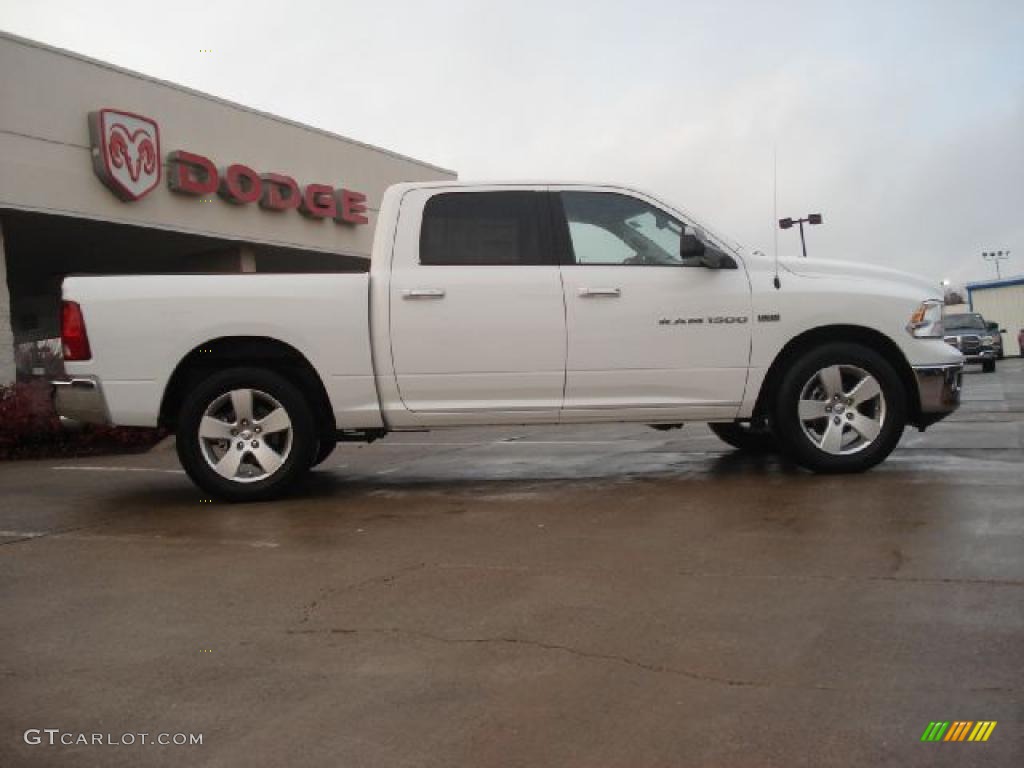 2011 Ram 1500 Big Horn Crew Cab - Bright White / Dark Slate Gray/Medium Graystone photo #2