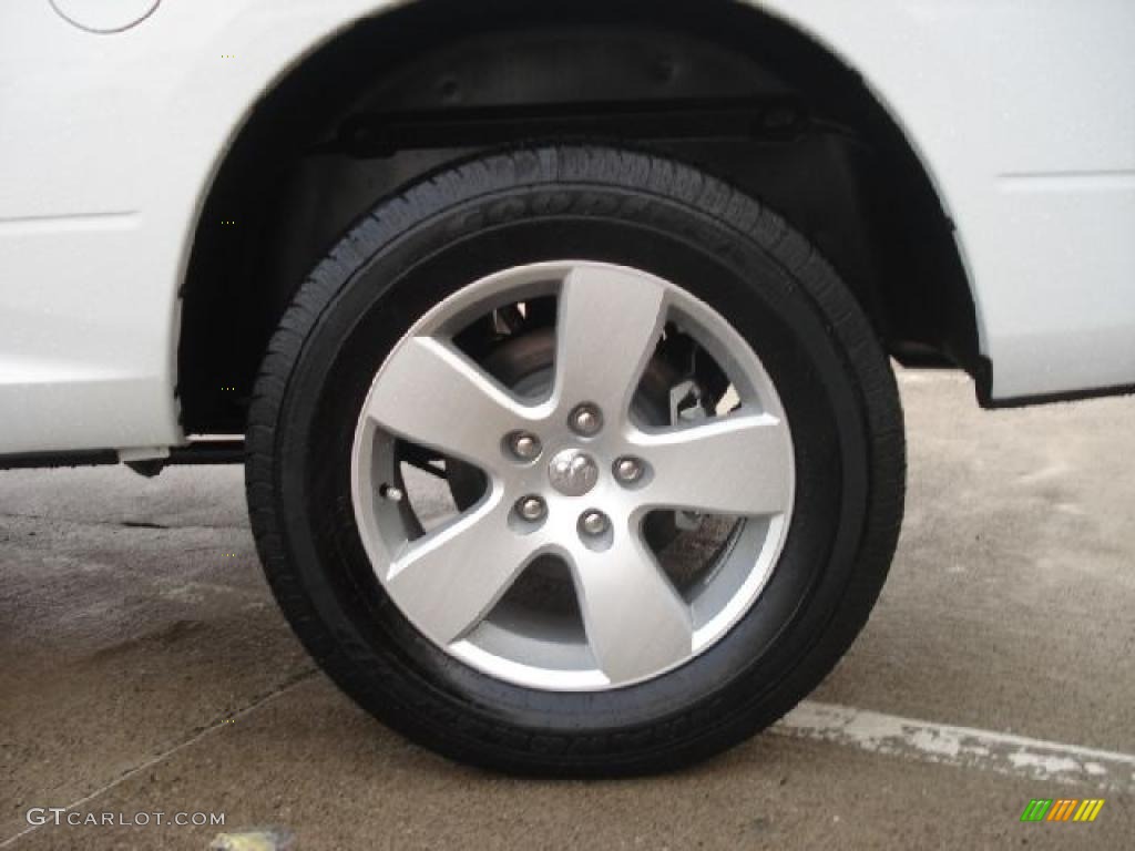 2011 Ram 1500 Big Horn Crew Cab - Bright White / Dark Slate Gray/Medium Graystone photo #15