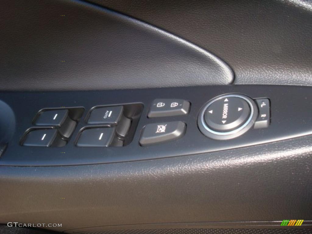 2011 Sonata SE - Venetian Red / Black photo #15