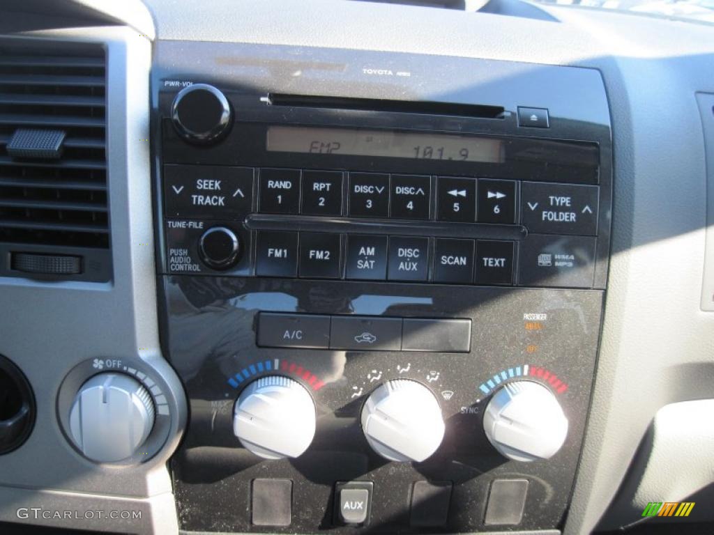 2011 Tundra Double Cab - Super White / Graphite Gray photo #17