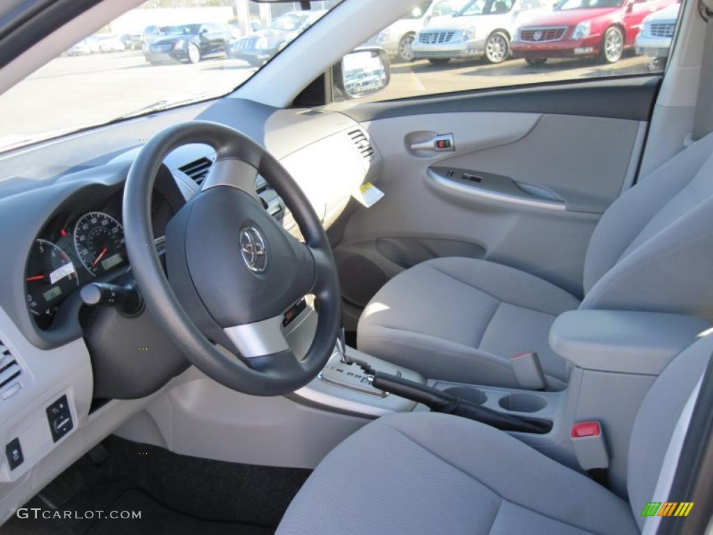 2011 Toyota Corolla LE interior Photo #44691089