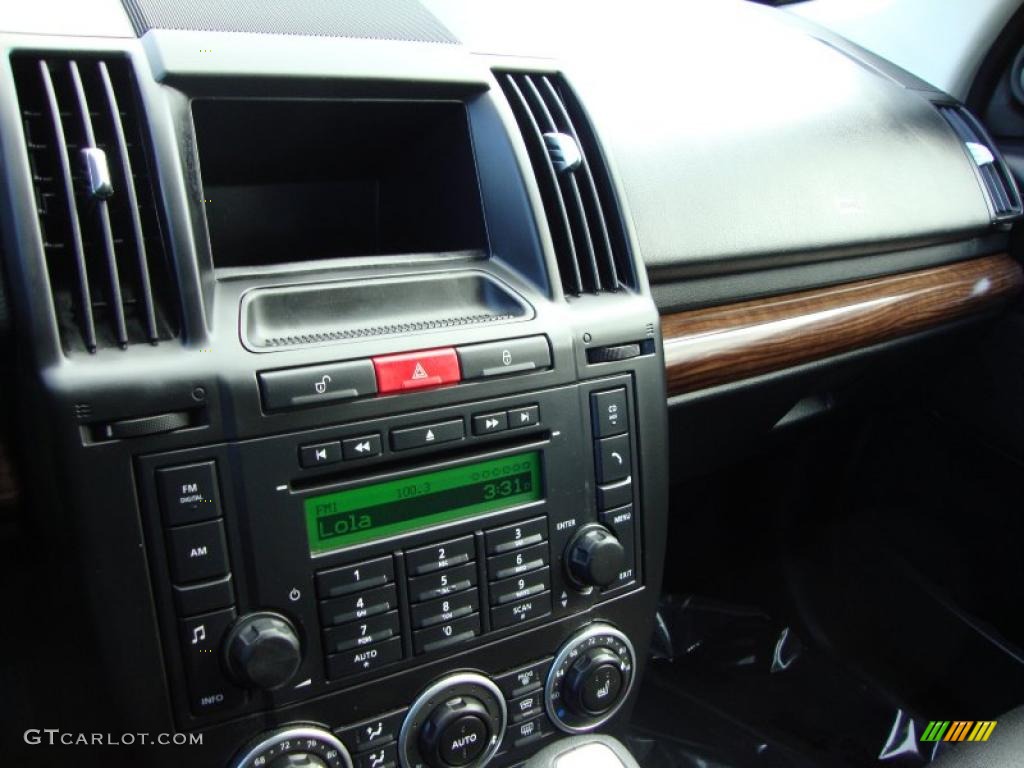 2009 Land Rover LR2 HSE Controls Photo #44692925