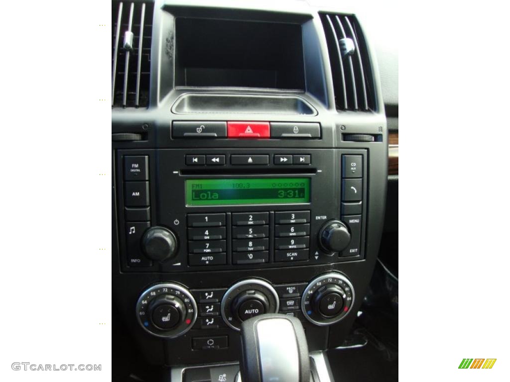 2009 Land Rover LR2 HSE Controls Photo #44692937