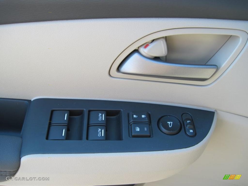 2011 Honda Odyssey EX-L Controls Photo #44694145
