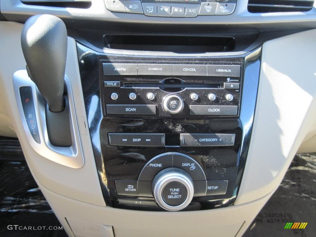 2011 Honda Odyssey EX-L Controls Photo #44694293