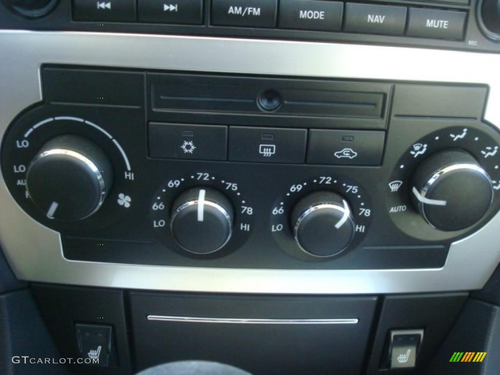 2007 Dodge Charger SRT-8 Controls Photo #44699619