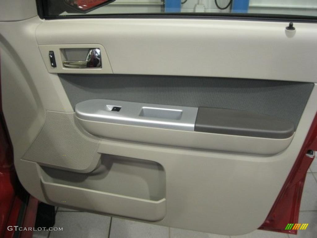 2010 Mercury Mariner V6 Door Panel Photos