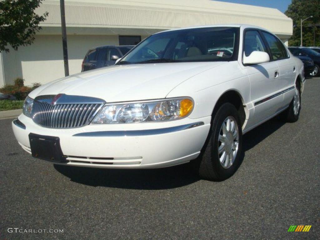 Vibrant White 2002 Lincoln Continental Standard Continental Model Exterior Photo #44706398