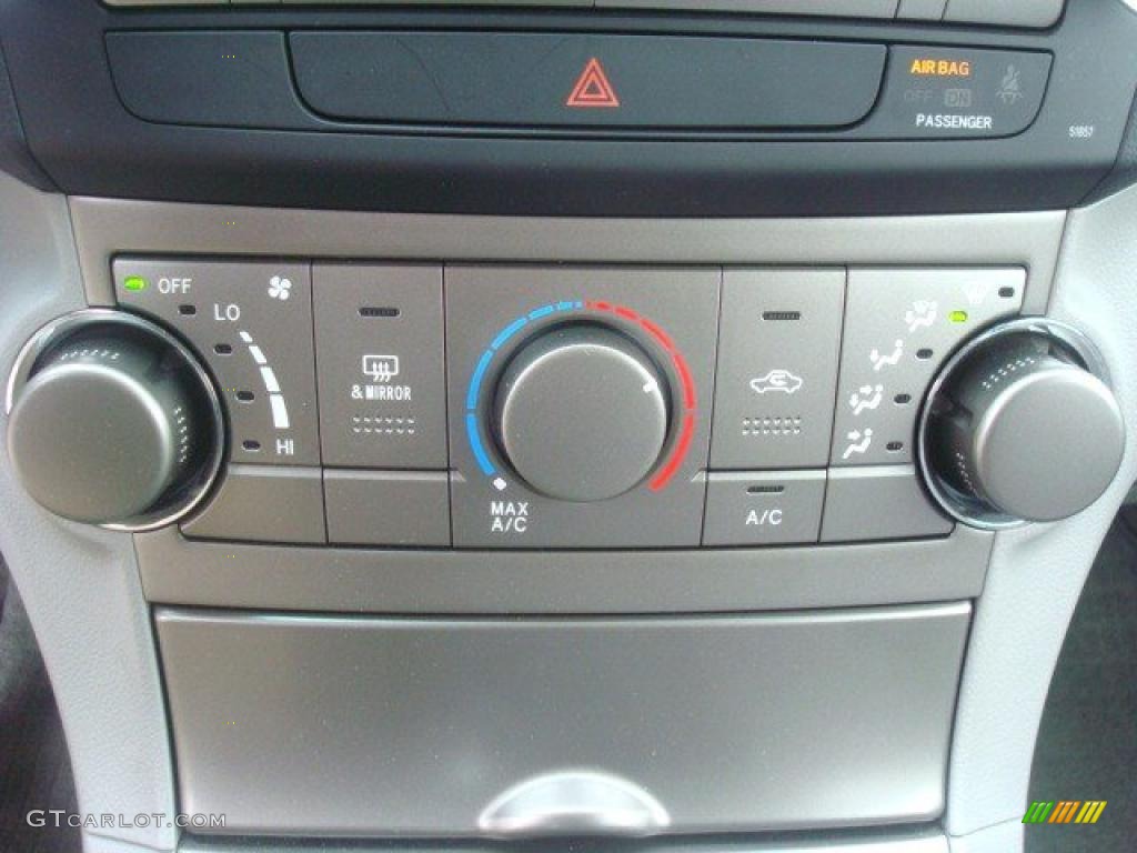 2009 Toyota Highlander Standard Highlander Model Controls Photo #44706830