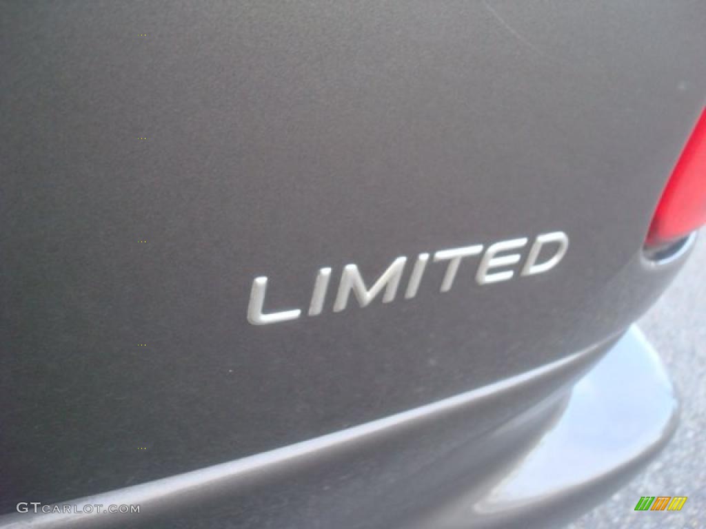 1999 Chrysler Town & Country Limited Marks and Logos Photo #44707075