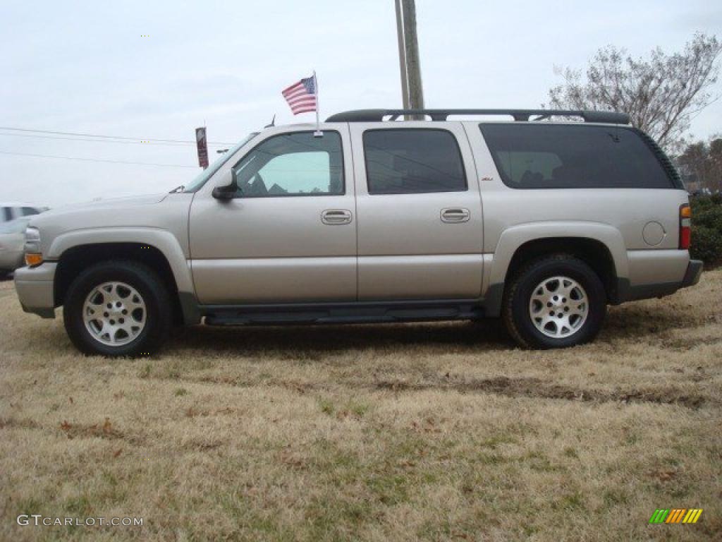 2005 Suburban 1500 Z71 - Silver Birch Metallic / Gray/Dark Charcoal photo #3