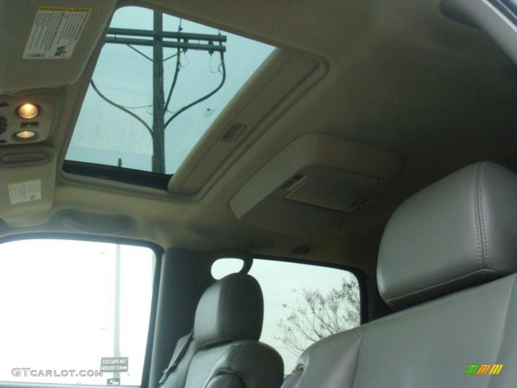2005 Suburban 1500 Z71 - Silver Birch Metallic / Gray/Dark Charcoal photo #10
