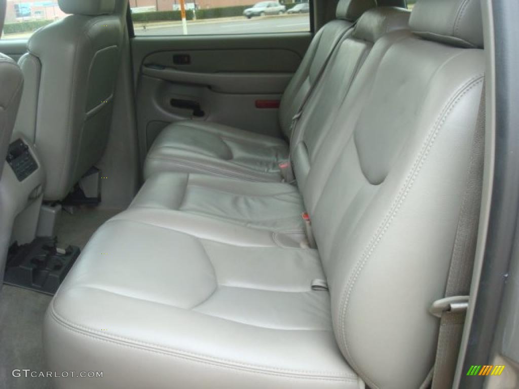 2005 Suburban 1500 Z71 - Silver Birch Metallic / Gray/Dark Charcoal photo #11