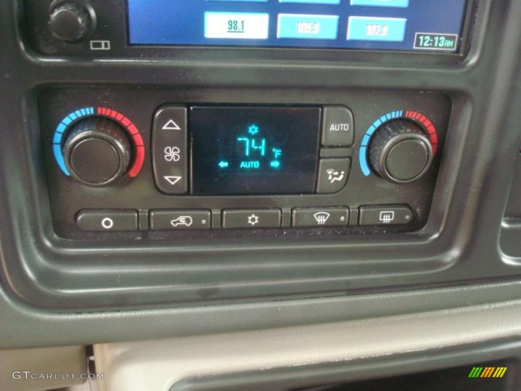 2005 Suburban 1500 Z71 - Silver Birch Metallic / Gray/Dark Charcoal photo #21
