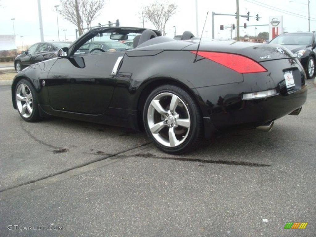 Magnetic Black Pearl 2007 Nissan 350Z Touring Roadster Exterior Photo #44708502