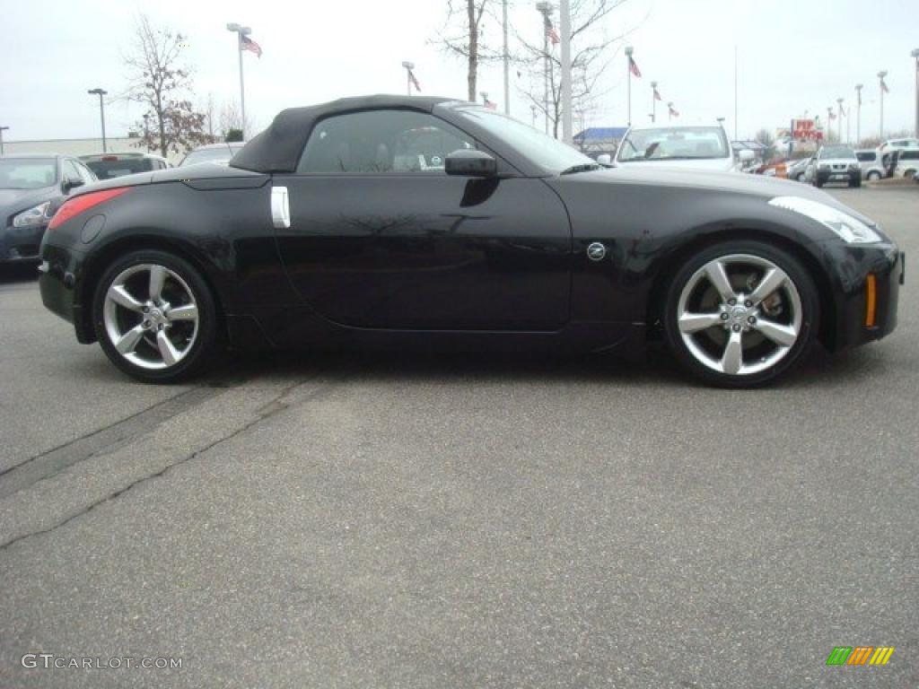 2007 350Z Touring Roadster - Magnetic Black Pearl / Charcoal photo #25