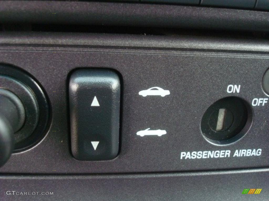 2004 Ford Thunderbird Premium Roadster Controls Photo #44714131
