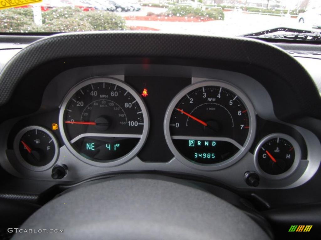 2008 Jeep Wrangler Unlimited Sahara Gauges Photo #44715435