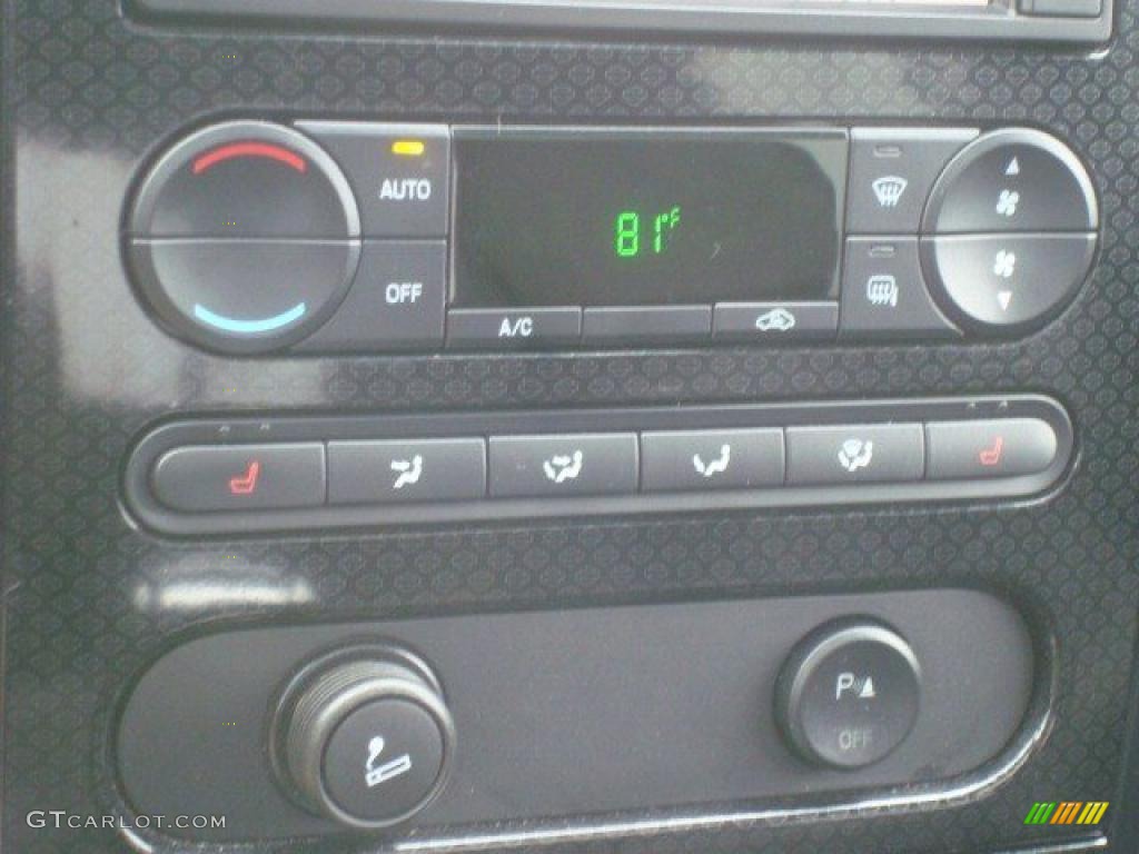 2007 Ford F150 Harley-Davidson SuperCrew 4x4 Controls Photo #44716439