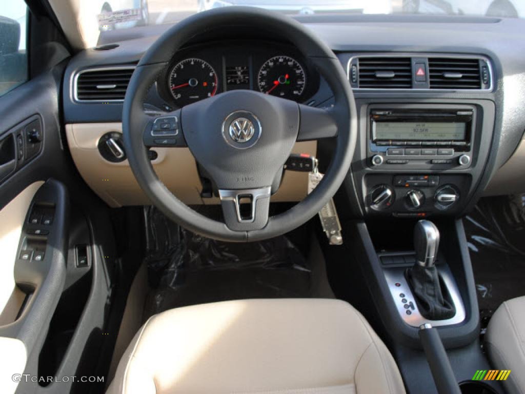 2011 Volkswagen Jetta SE Sedan Cornsilk Beige Dashboard Photo #44719204