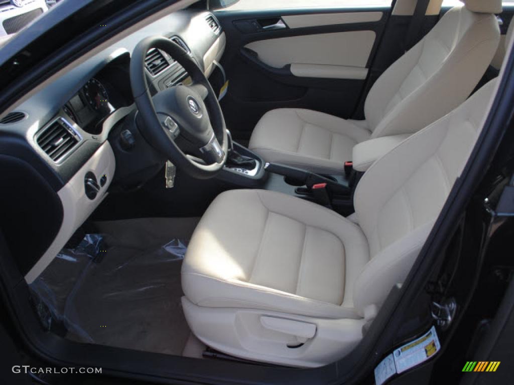 Cornsilk Beige Interior 2011 Volkswagen Jetta SE Sedan Photo #44719219