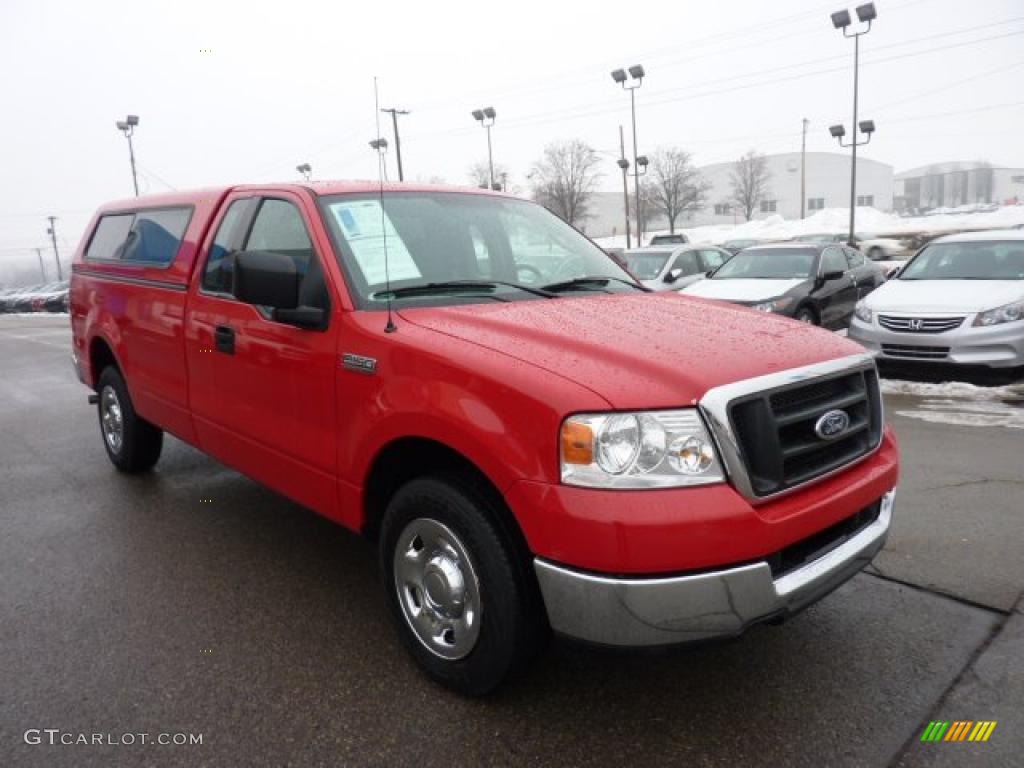 2004 F150 XL Regular Cab - Bright Red / Medium Graphite photo #5