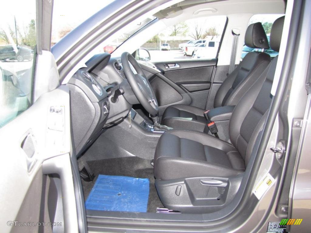 Charcoal Interior 2011 Volkswagen Tiguan SE Photo #44720720