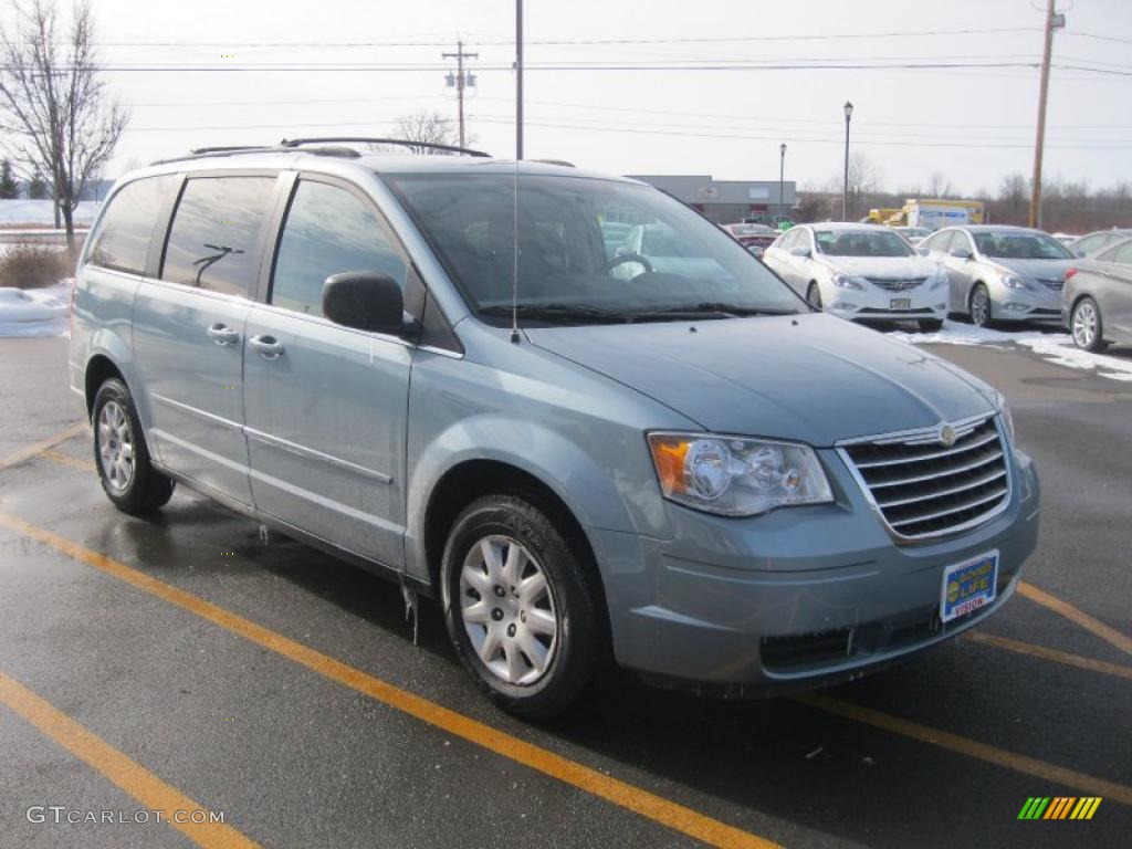 2010 Town & Country LX - Clearwater Blue Pearl / Medium Slate Gray/Light Shale photo #13