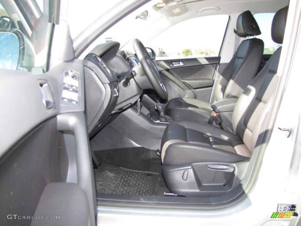 Charcoal Interior 2011 Volkswagen Tiguan SE Photo #44721180