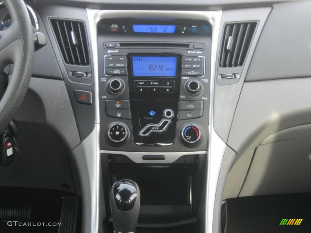 2011 Hyundai Sonata GLS Controls Photo #44721444