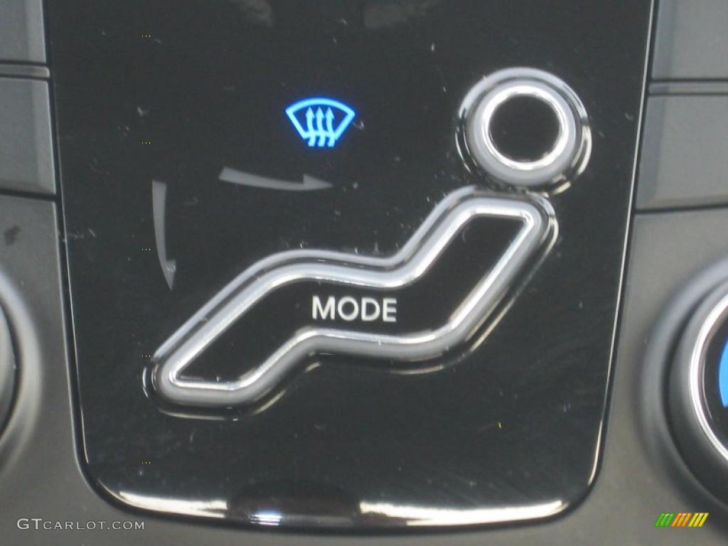 2011 Hyundai Sonata GLS Controls Photo #44721455