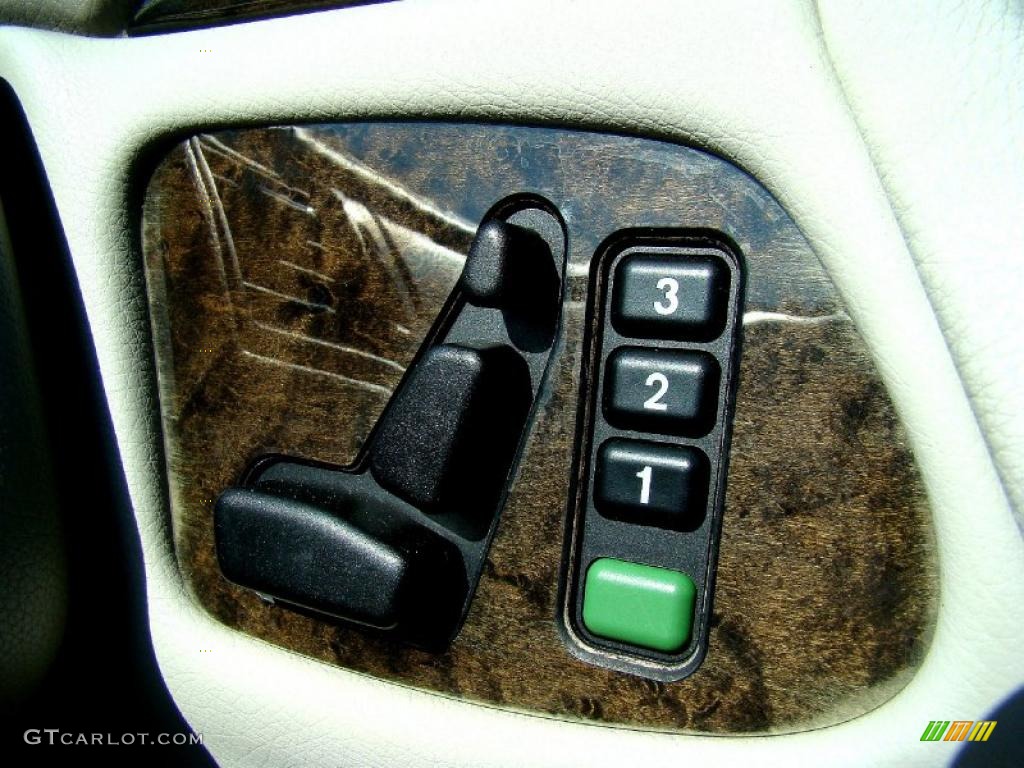 2002 Mercedes-Benz E 320 4Matic Sedan Controls Photo #44722408