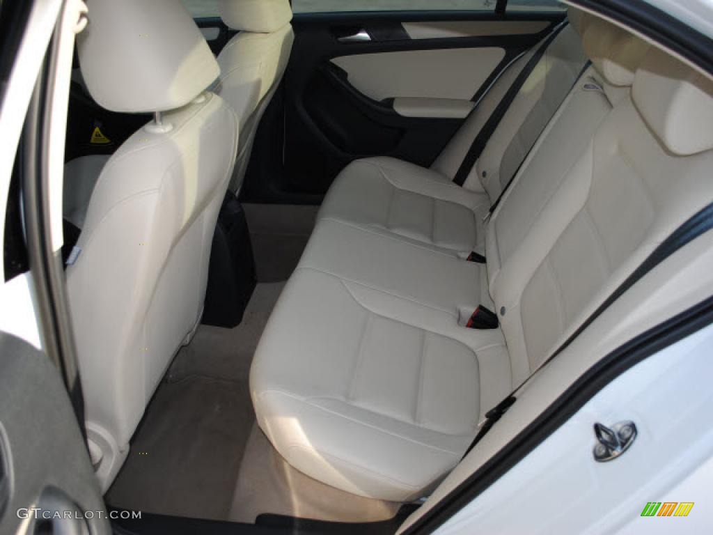 2011 Jetta SEL Sedan - Candy White / Cornsilk Beige photo #3